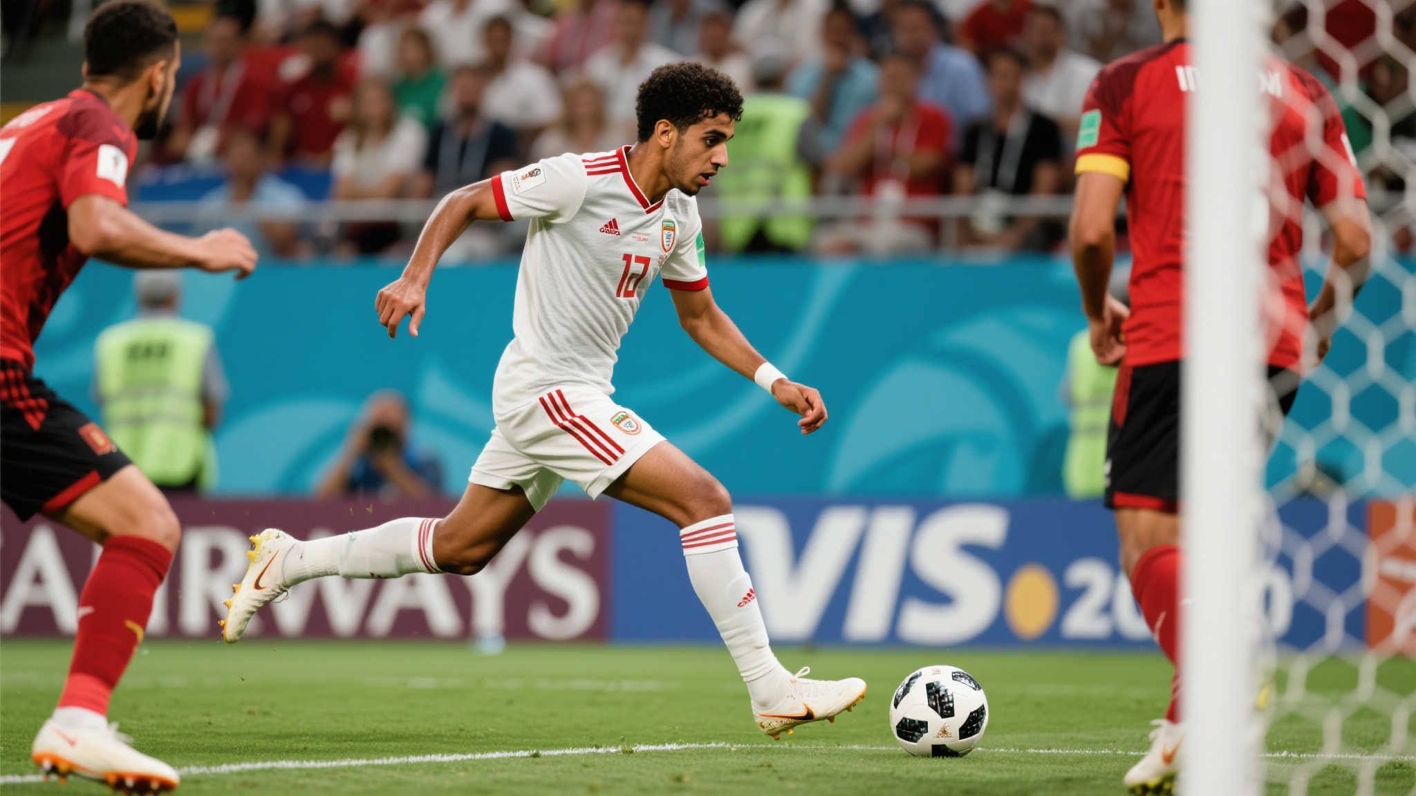 历史首位:萨拉赫连续两赛季称霸英超金靴与助攻榜 在这些数据背后,不仅体现了他的得分爆发力,还彰显出